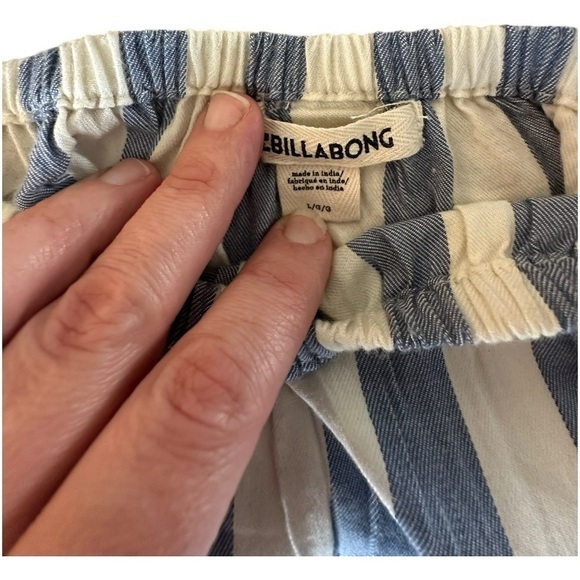 Billabong Striped Off-the-Shoulder Boho Crop Top Blue White Size Large - Picture 4 of 5
